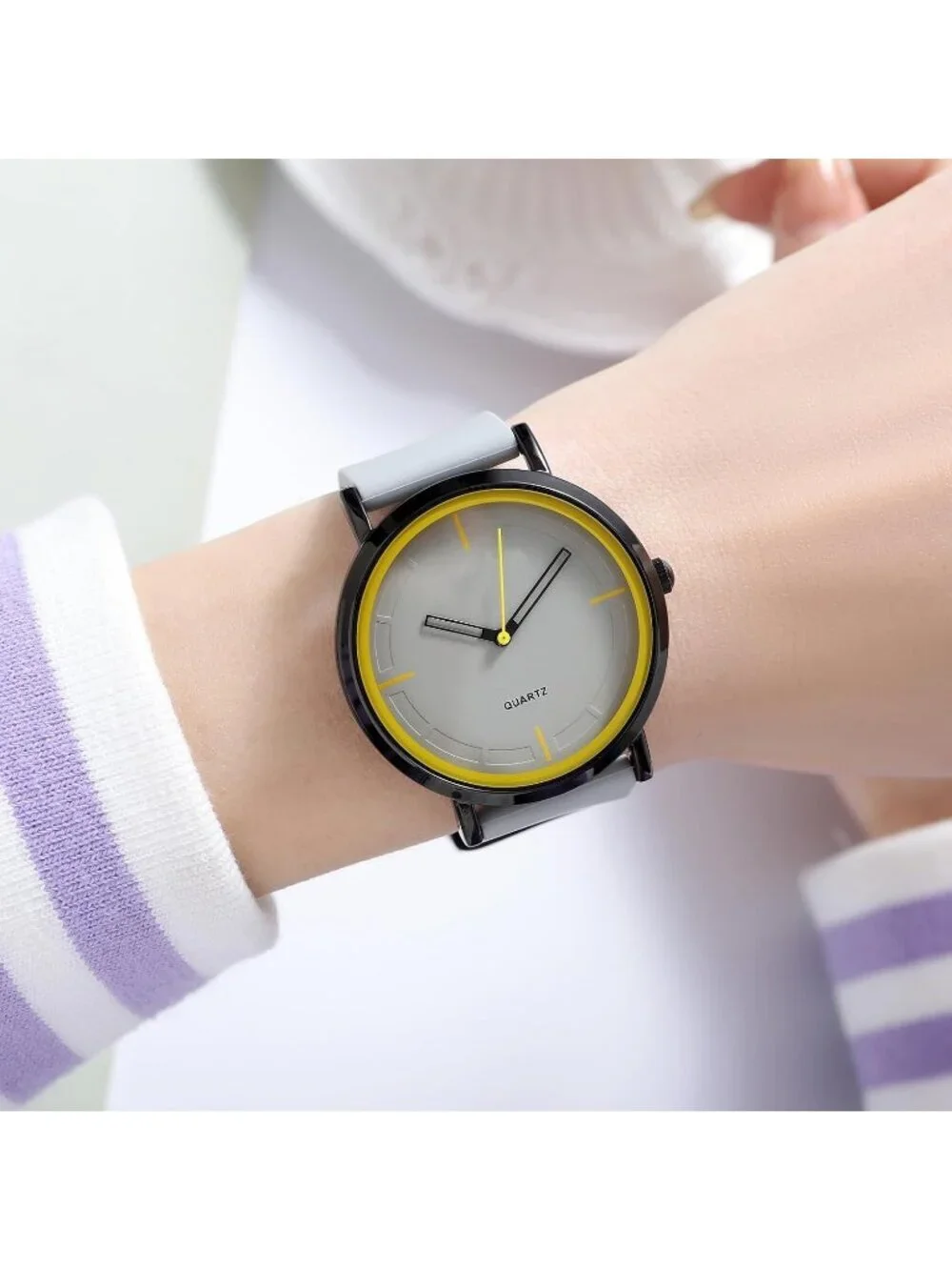 Unisex Gray Lightweight Simple Luxury Quartz Silicone Band Fashion Wrist Watch